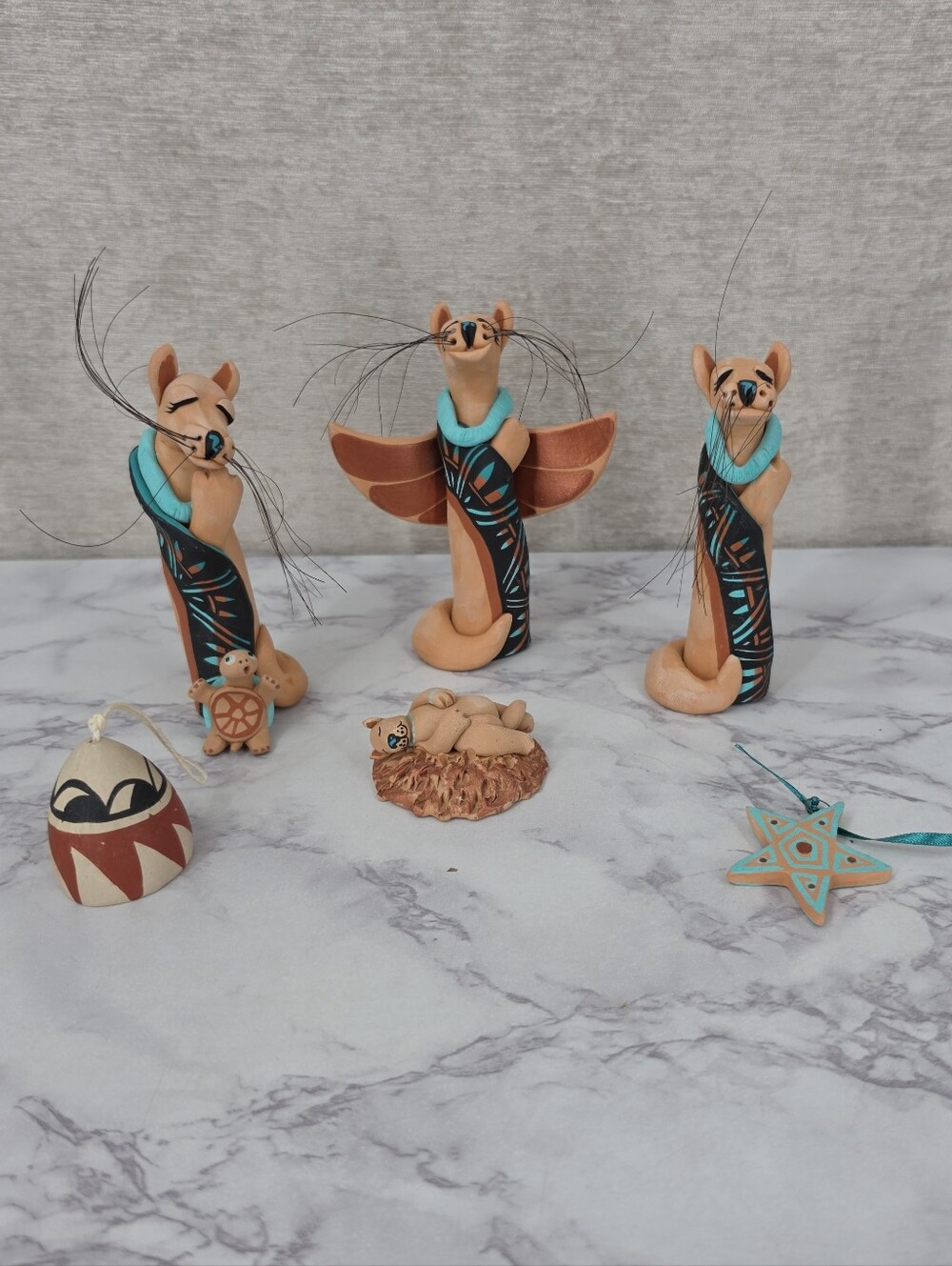Native American Nativity Set Turquoise Brown Peublo Pottery Figurines Vintage